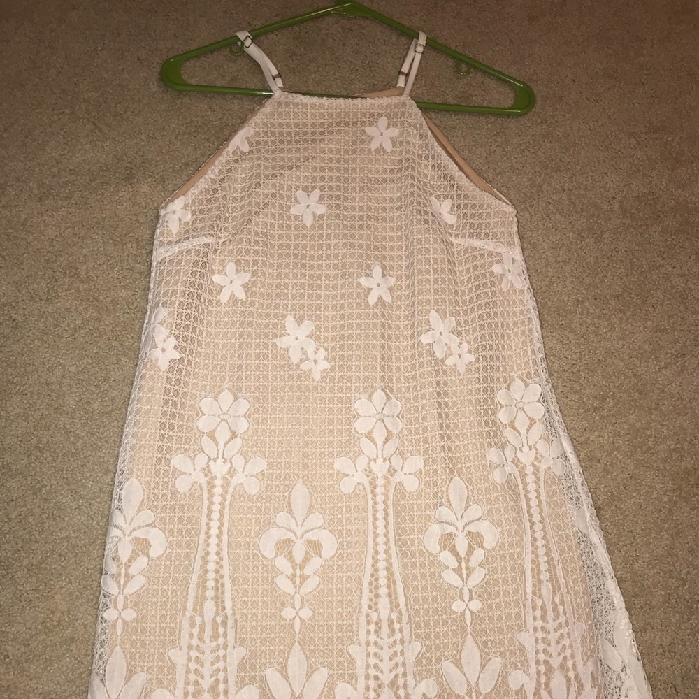 Gorgeous lace dress FITS LIKE MEDIUM